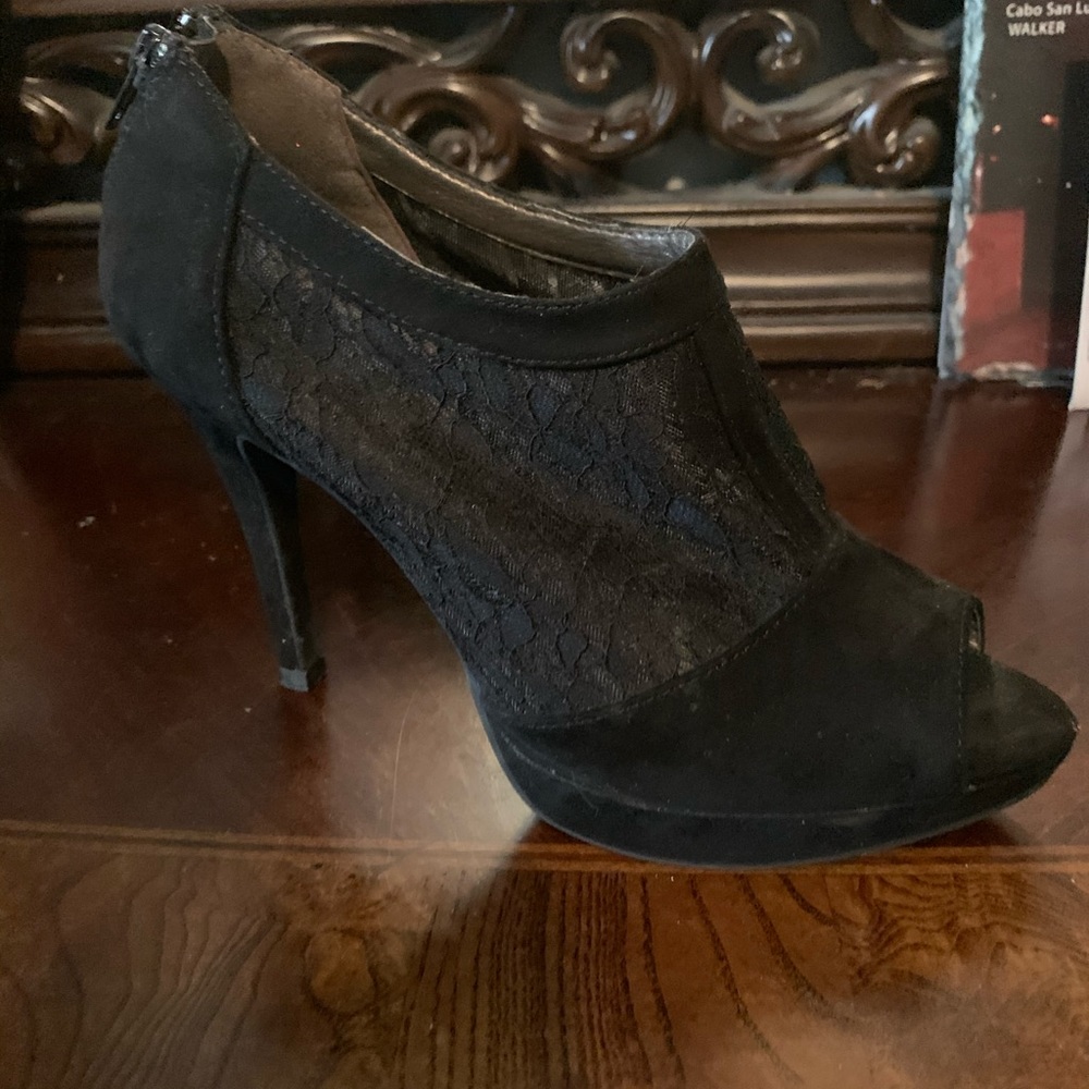 Ladies shoes